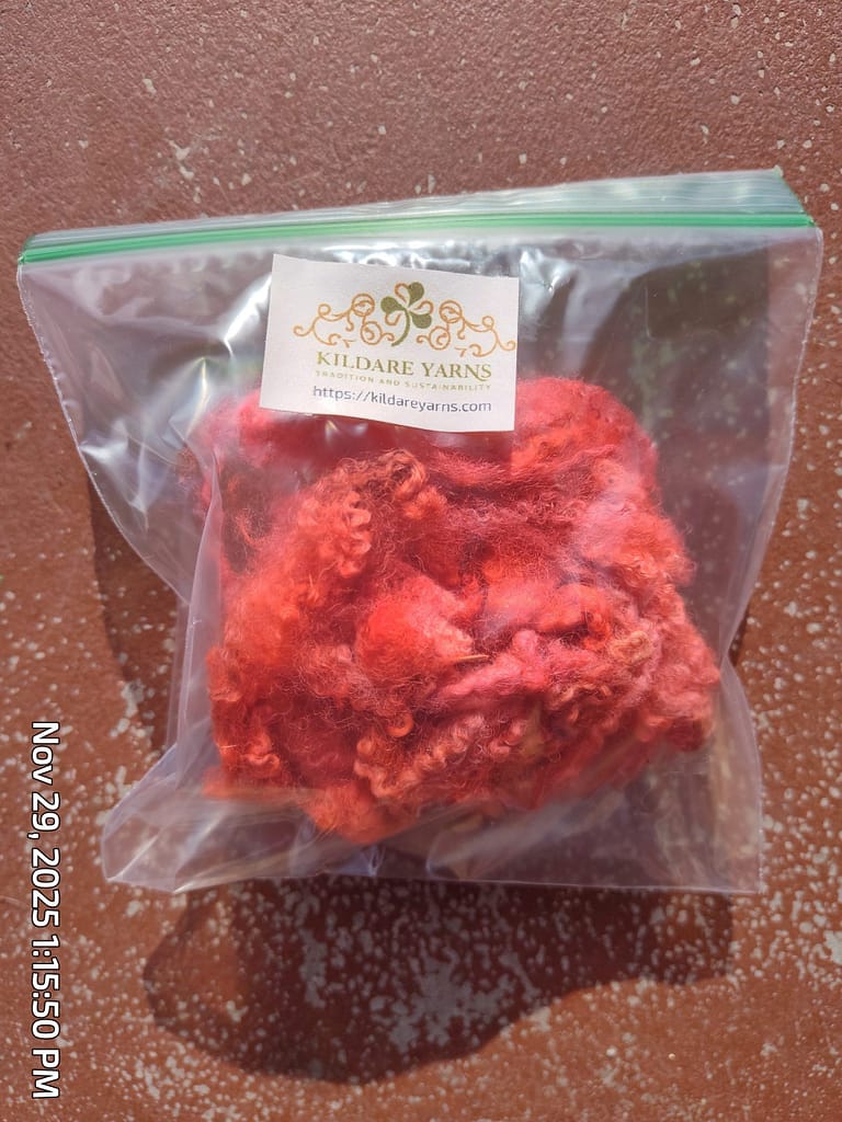 Cinnabar-colored wool